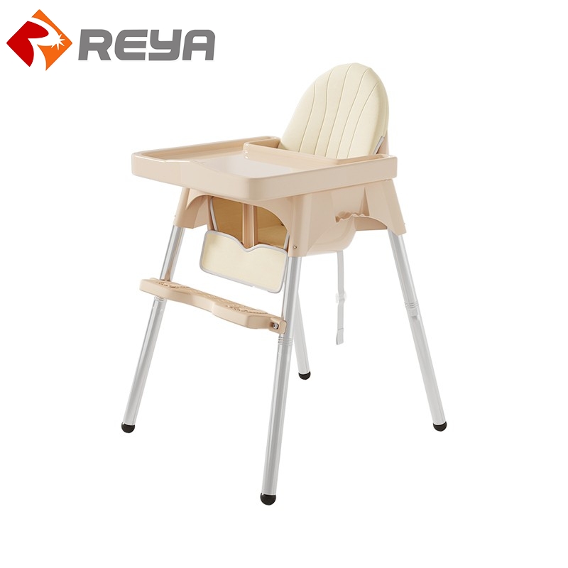 CY005  Chaises à manger   