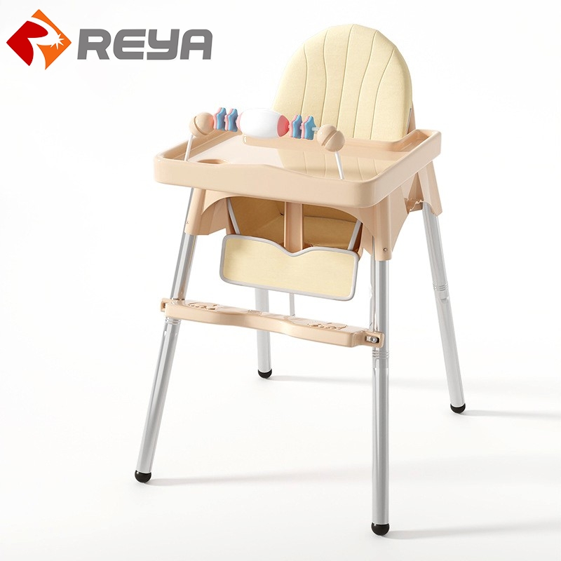 CY005  Chaises à manger   