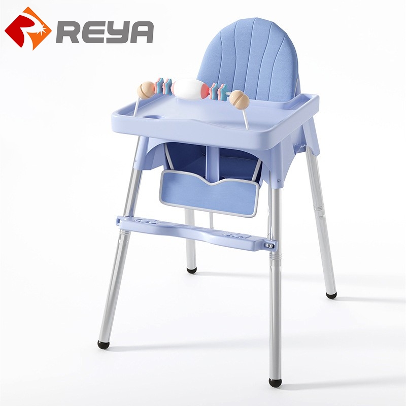 CY005  Chaises à manger   