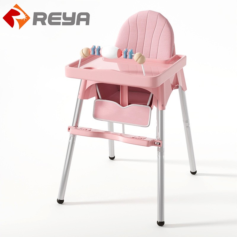CY005  Chaises à manger   