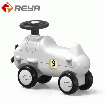 سكيت ريد على فتاة في لعبة فتى تودلر الطفل 3 أطفال صغار سكيت ريد على فتاة في لعبة فتى تودلر الطفل 3 أطفال صغار